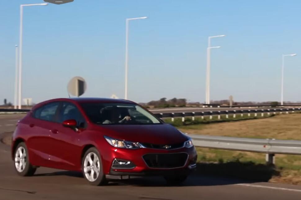 What are the Unique Features on 2019 Chevrolet Cruze LS